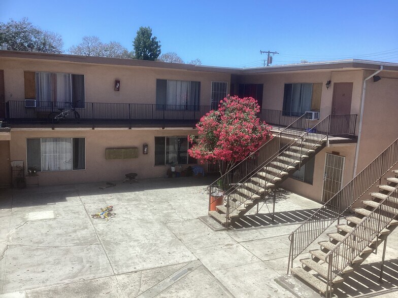 More Photos Of 1426 Minnie St, Santa Ana Apartments For Sale