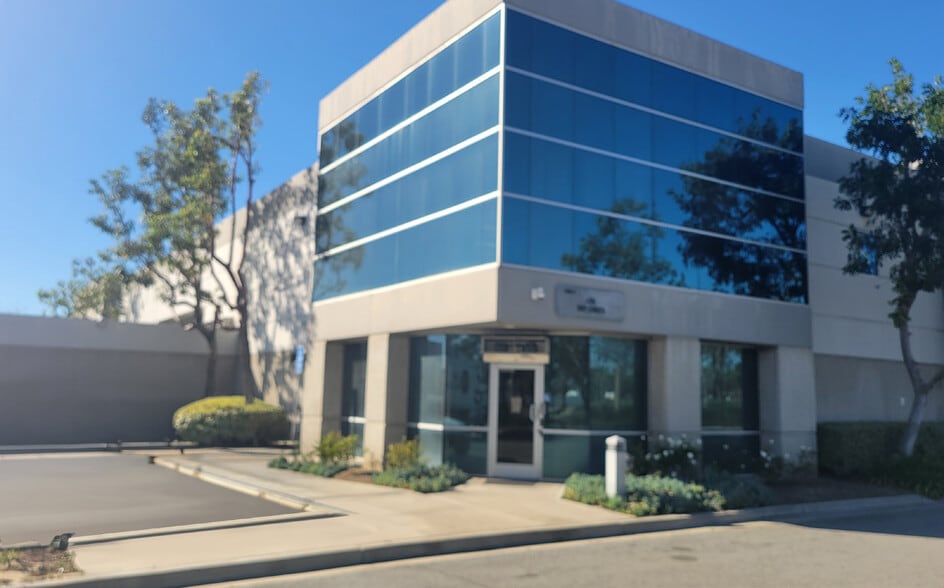 More Photos Of 1590 S Milliken Ave, Ontario Warehouse For Lease