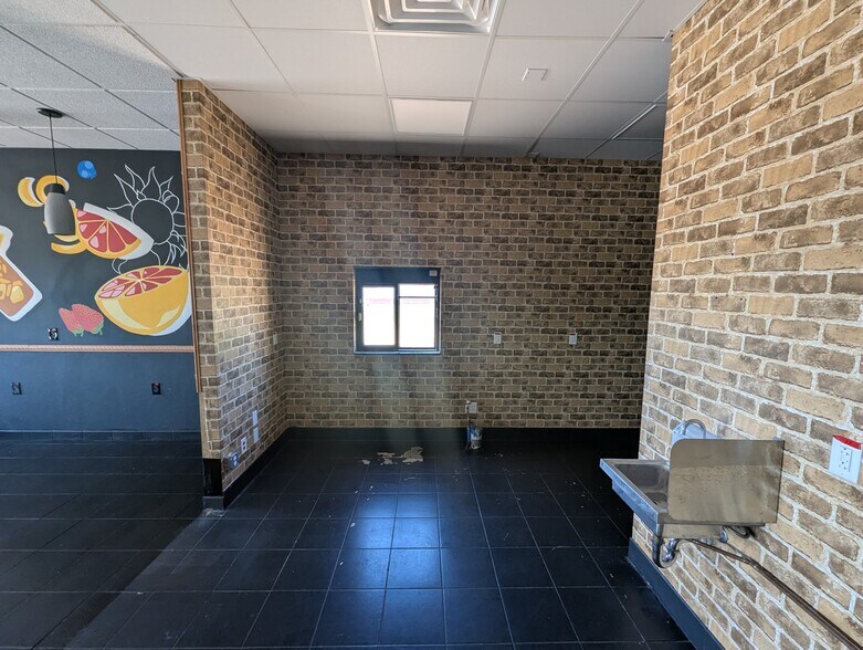 More Photos Of 407 S 4th St, Dunlap Storefront Retail Office For Sale