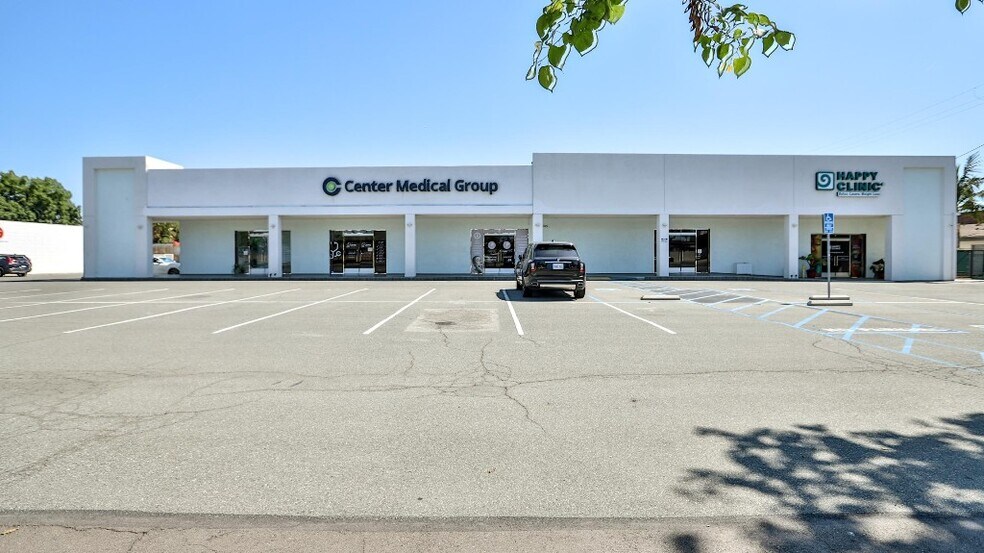 More Photos Of 12372 Garden Grove Blvd, Garden Grove Medical For Lease