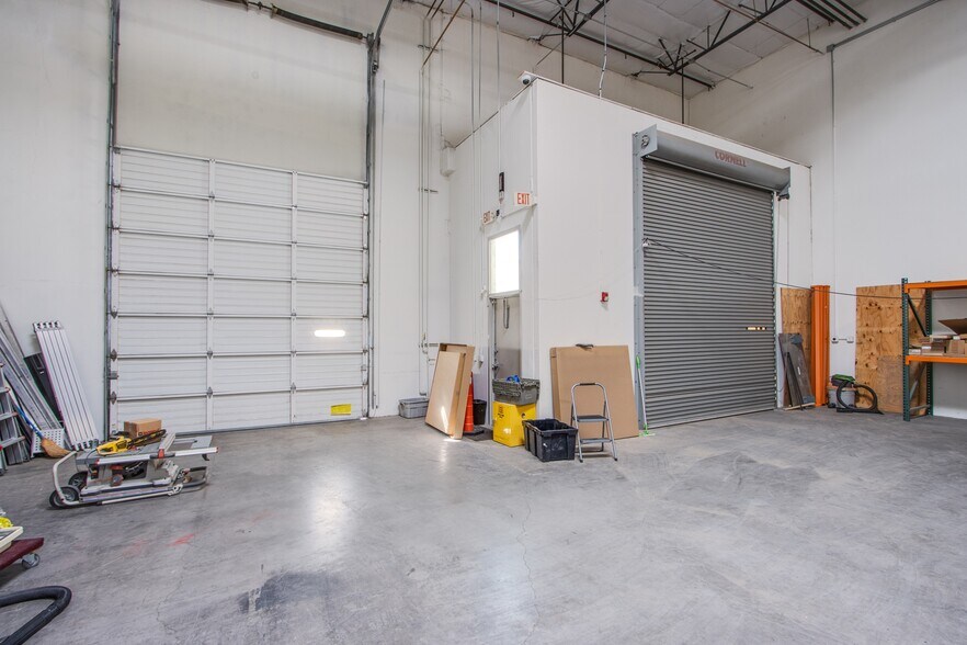 More Photos Of 570 W Cheyenne Ave, North Las Vegas Unknown For Lease