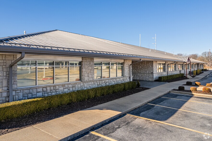 More Photos Of 2501 Technology Dr, Bentonville Unknown For Lease