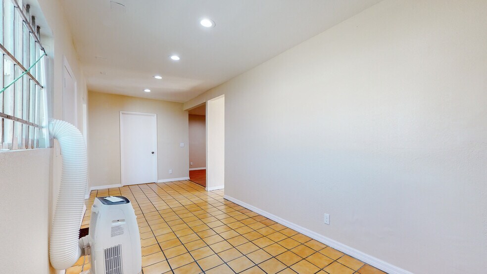 More Photos Of 8311 Rosecrans Ave, Paramount Light Manufacturing For Lease