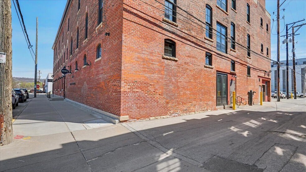 More Photos Of 102 Walnut St, Winona Office Residential For Sale