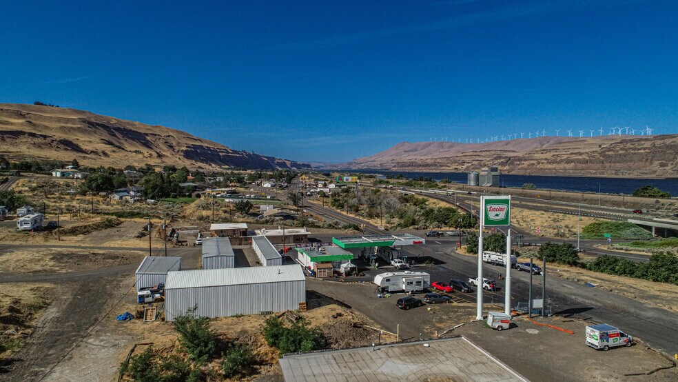 More Photos Of 606 E 1st, Rufus Convenience Store For Sale