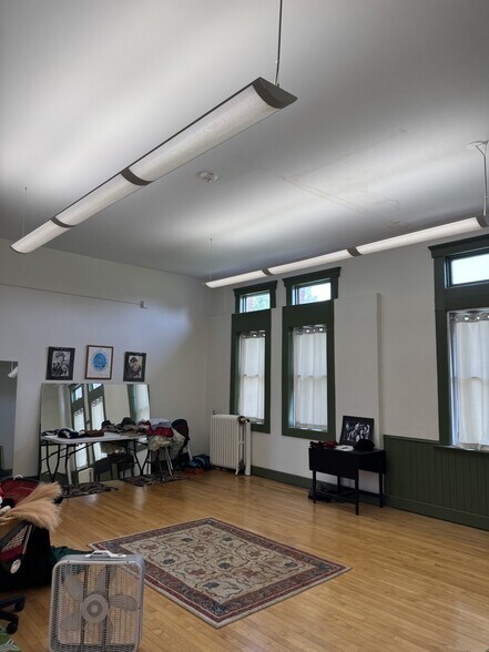 More Photos Of 315 S Grove Ave, Owatonna Schools For Sale