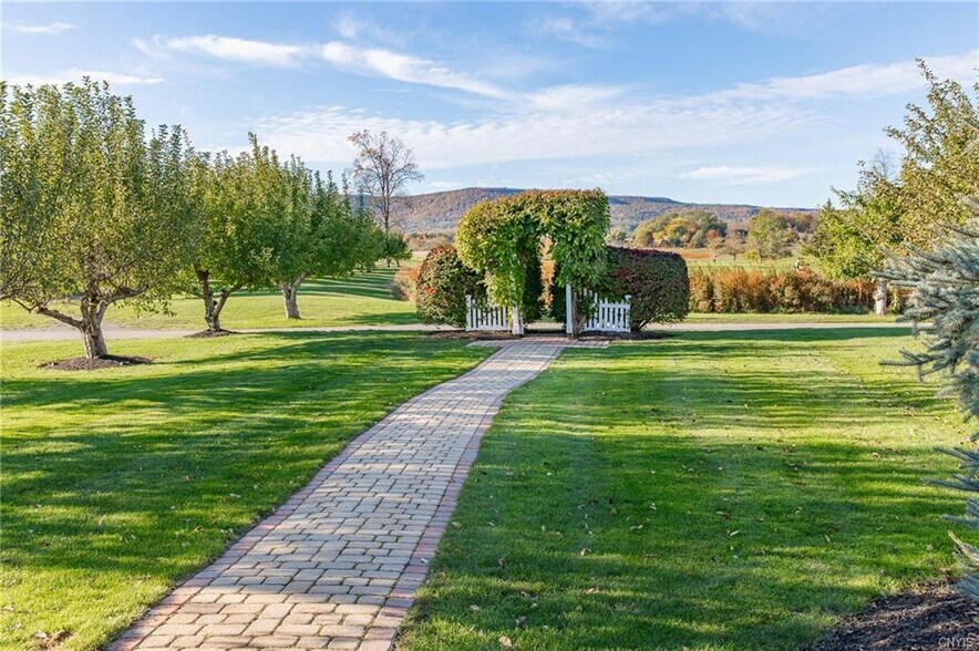 More Photos Of 6700 Dunnsville Rd, Village of Altamont Golf Course Driving Range For Sale