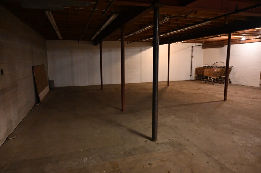 More Photos Of 2300 Claremont Ave, Ashland Storefront For Sale