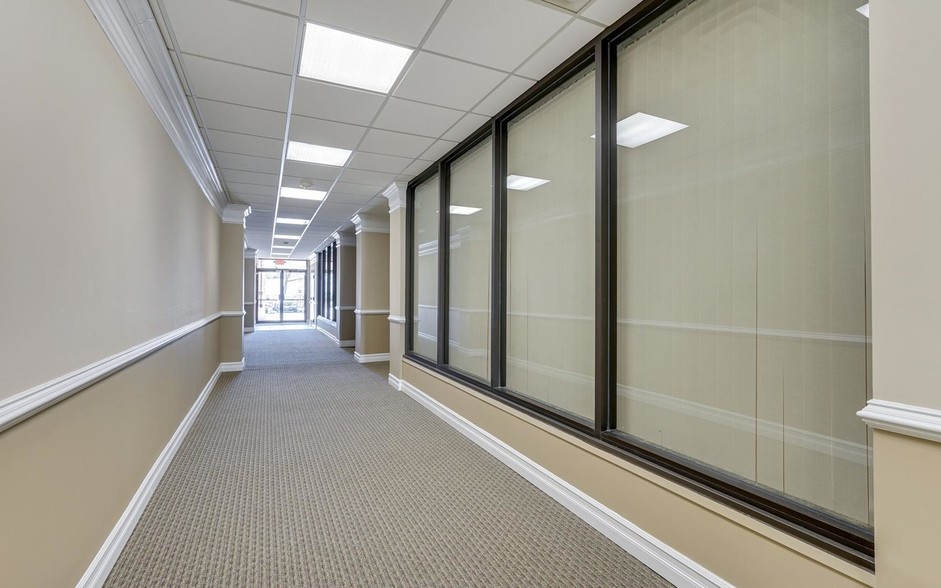 More Photos Of 36 W Main St, Freehold Medical For Lease