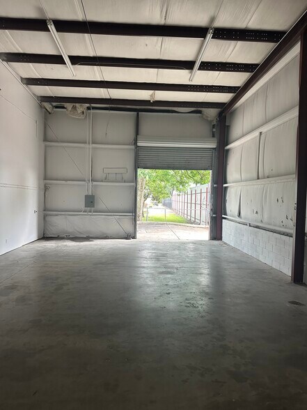 More Photos Of 6134 Airline Dr, Houston Unknown For Lease