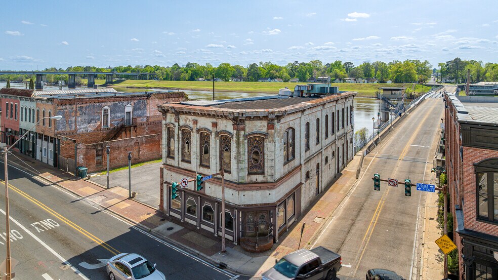 More Photos Of 100 S Grand St, Monroe Restaurant For Sale