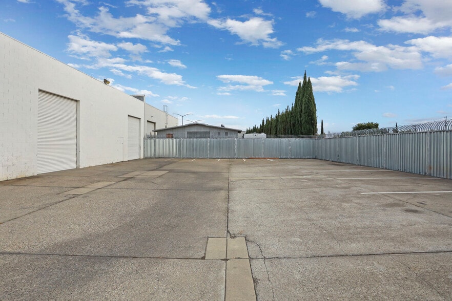 More Photos Of 7711 Murray Dr, Stockton Flex For Sale