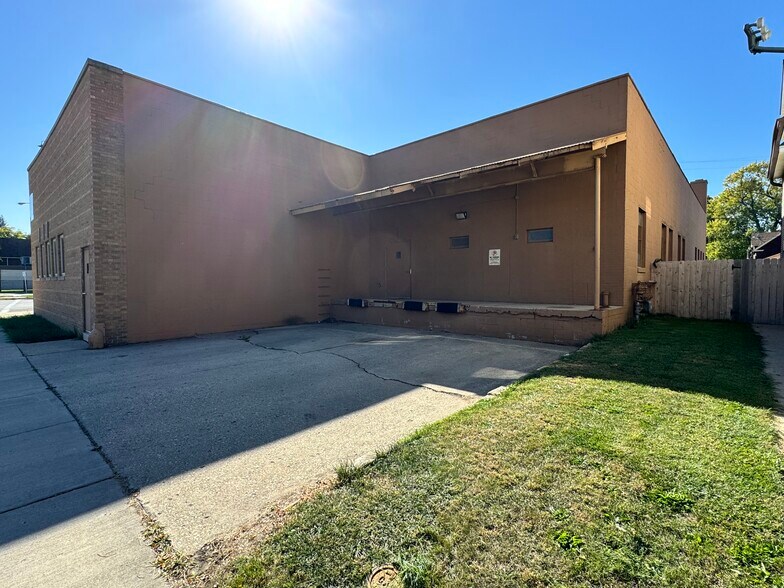 More Photos Of 3000 W Forest Home Ave, Milwaukee Manufacturing For Sale