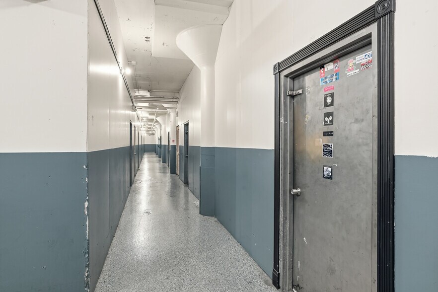 More Photos Of 4500 S Tripp Ave, Chicago Warehouse For Sale