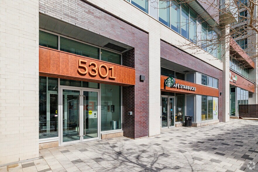 More Photos Of 5273 Av De Courtrai, Montréal Office For Lease