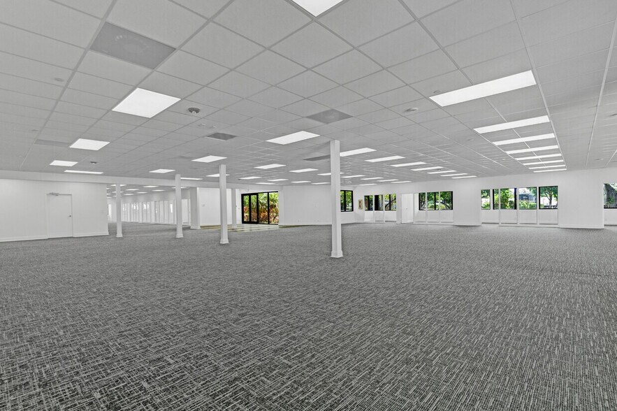 More Photos Of 1910 NW 97th Ave, Miami Distribution For Lease