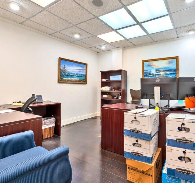 More Photos Of 4627 Ponce de Leon Blvd, Coral Gables Office For Lease