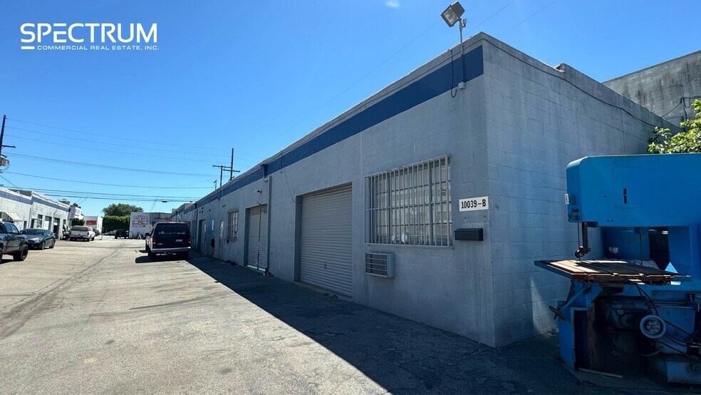 More Photos Of 10035-10043 Canoga Ave, Chatsworth Warehouse For Lease