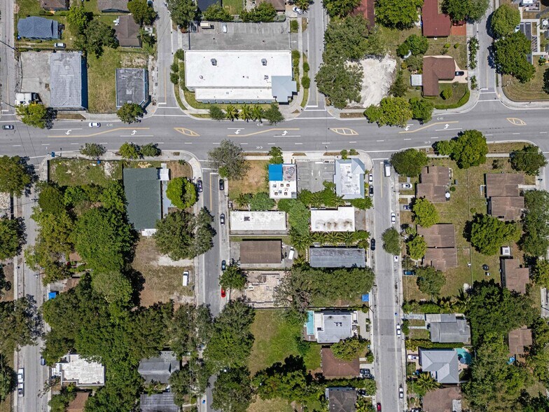 More Photos Of 3305 SW 37th Ave, Miami Office For Sale