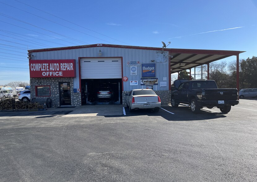 Primary Photo Of 1188 & 1202 N J Elmer Weaver Fwy, Cedar Hill Auto Repair For Sale