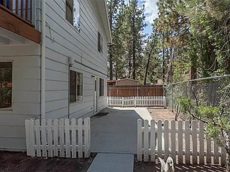 More Photos Of 1017 Greenway Dr, Big Bear City Multifamily For Sale