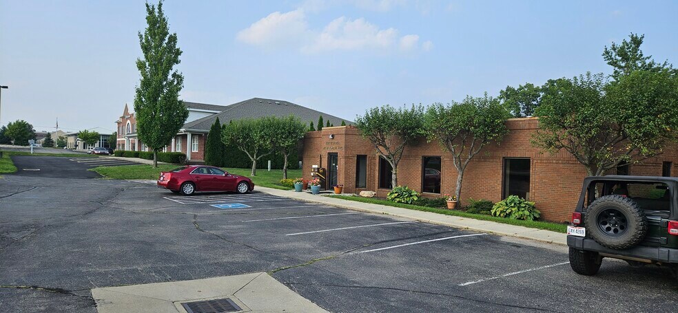 More Photos Of 610 N Main St, Springboro Medical For Lease