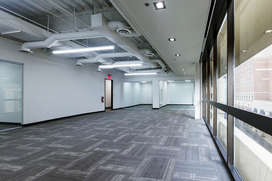More Photos Of 106 S Saint Marys St, San Antonio Office For Lease