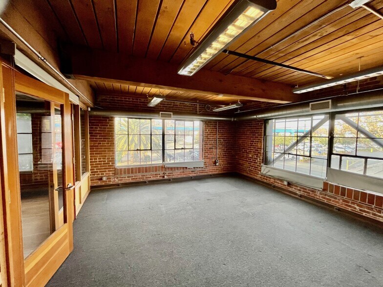 More Photos Of 1810-1812 Harrison St, San Francisco Loft Creative Space For Lease