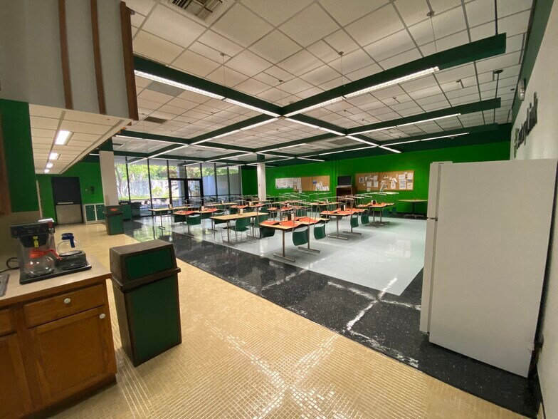 More Photos Of 720 Western Blvd, Tarboro Office For Sale