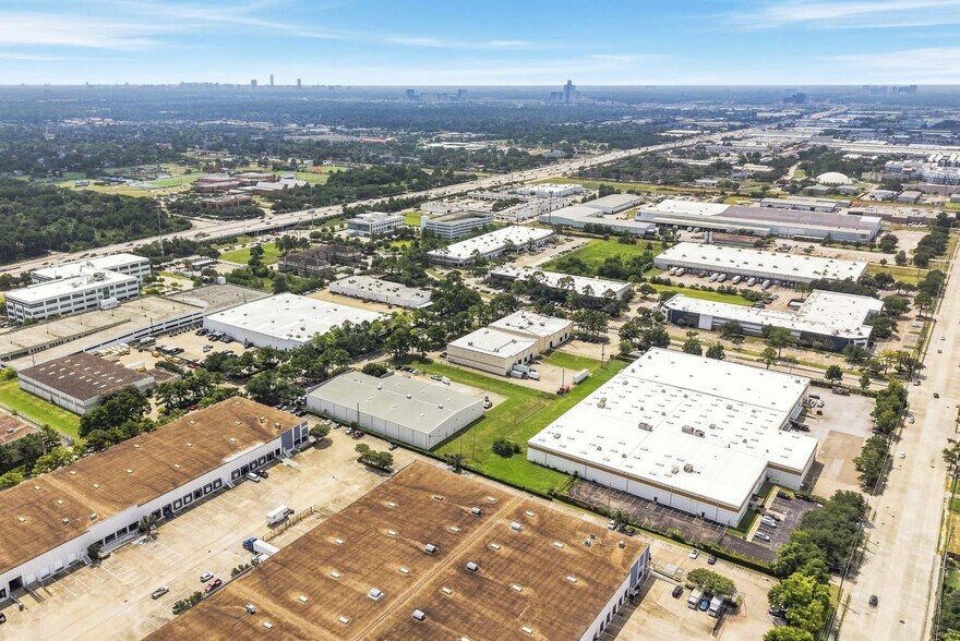 More Photos Of 3215 Claymoore Park Dr, Houston Warehouse For Lease