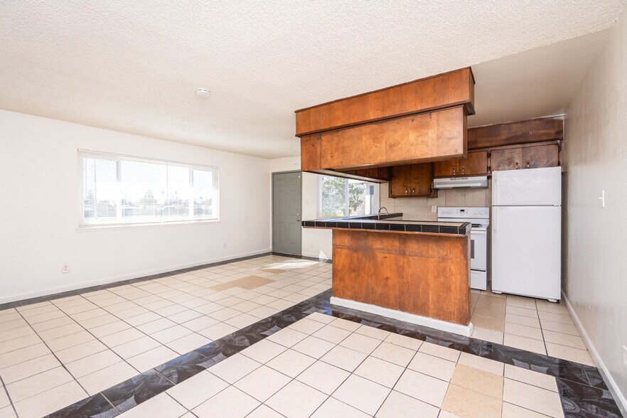 More Photos Of 10 Nedra Ct, Sacramento Apartments For Sale