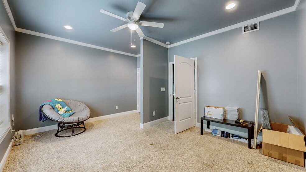 More Photos Of 239 Veterans Pky, Murfreesboro Office For Sale