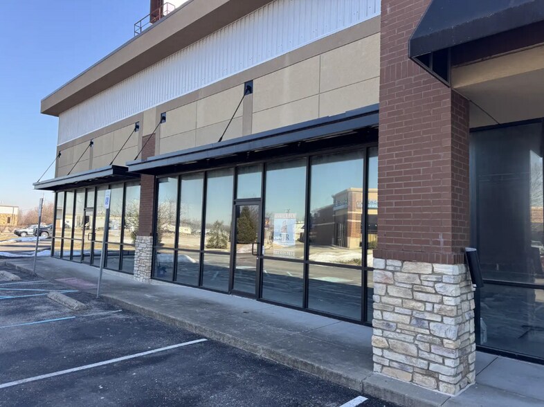 More Photos Of 1440 Veteran Pky Ct, Clarksville General Retail For Lease