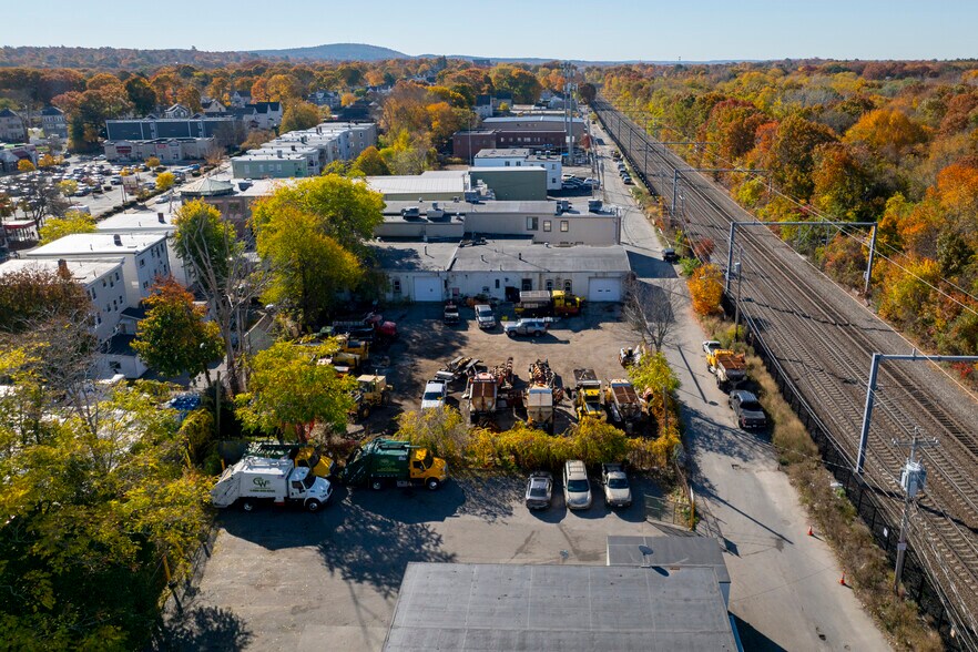 More Photos Of 192 Providence St, Hyde Park Warehouse For Lease