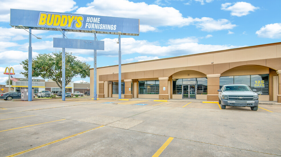 Primary Photo Of 11657 Gulf Fwy, Houston Unknown For Lease