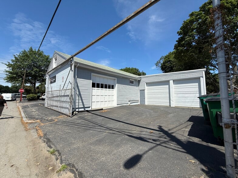 More Photos Of 541 Concord St, Framingham Freestanding For Sale