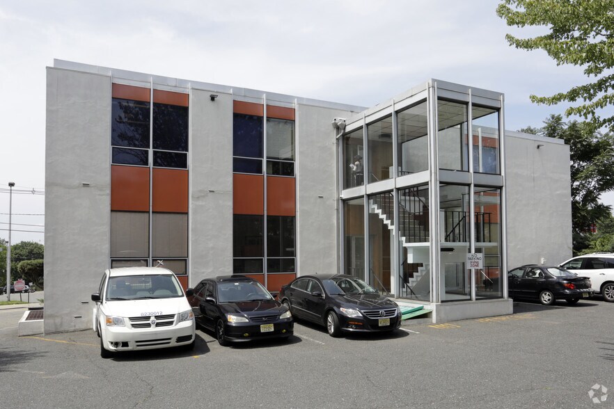 10 Stuyvesant Ave, Lyndhurst, NJ 07071 Office For Lease
