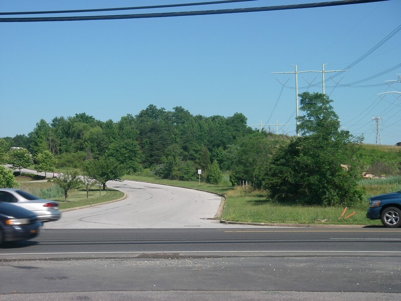 More Photos Of 9530 Lynn Buff Ct, Laurel Land For Lease