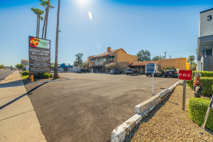 More Photos Of 3305 E Indian School Rd, Phoenix Office For Lease