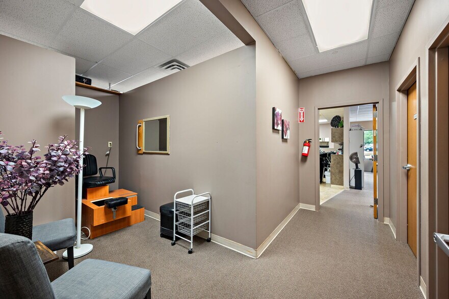 More Photos Of 325-337 NW Northdale Blvd, Coon Rapids Freestanding For Sale