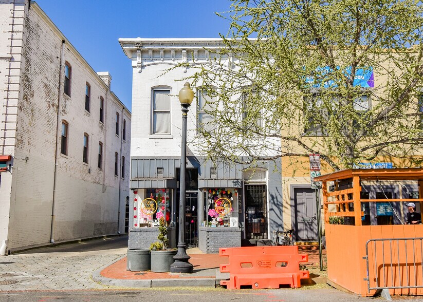 More Photos Of 727 8th St SE, Washington General Retail For Sale