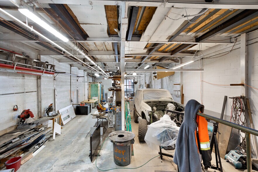 More Photos Of 15 Division Pl, Brooklyn Warehouse For Lease