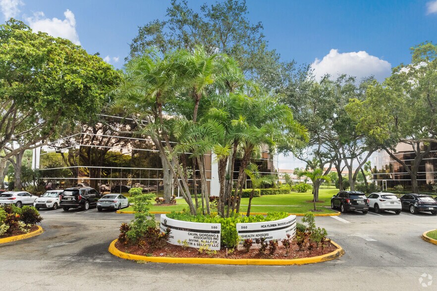 More Photos Of 560 Village Blvd, West Palm Beach Medical For Lease