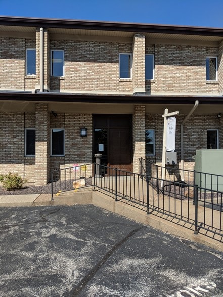 More Photos Of 100 N St Joseph Ave, Evansville Office For Lease