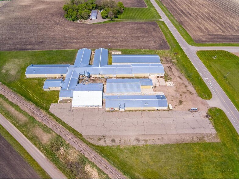 More Photos Of 1793 550th St, Wood Lake Manufacturing For Sale