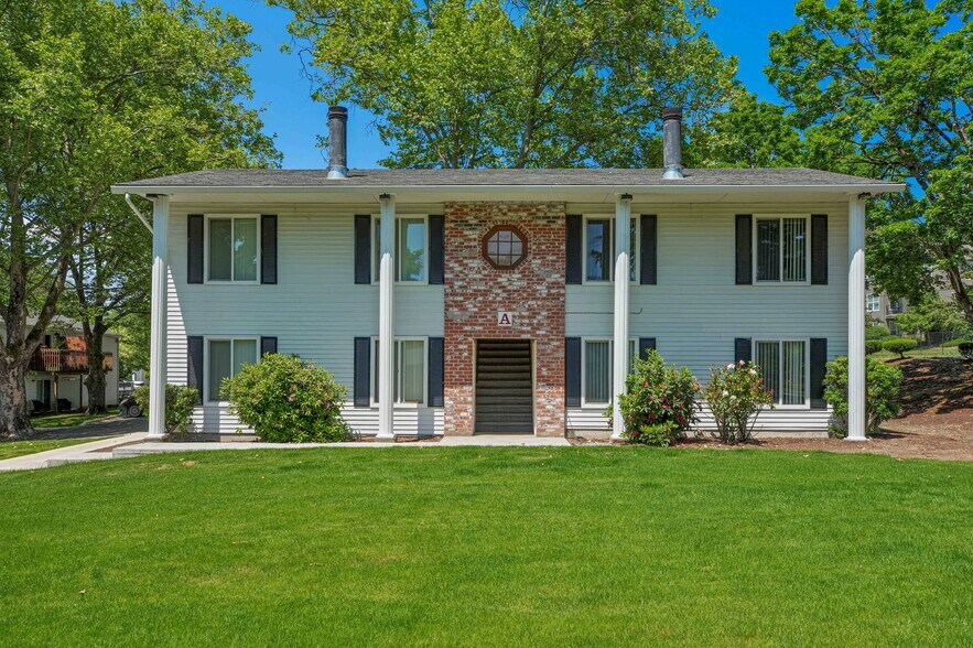 Primary Photo Of 1700 Blankenship Rd W, West Linn Apartments For Sale