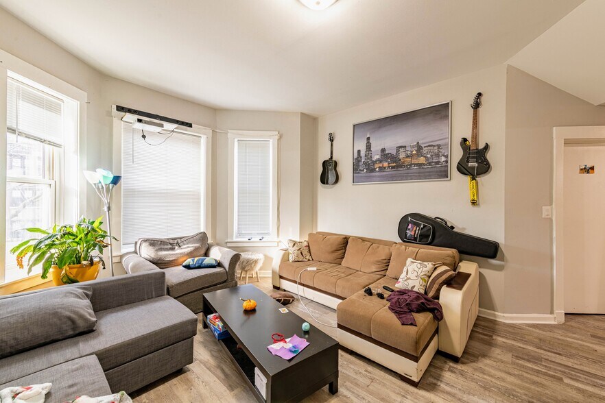 More Photos Of 4431-4433 N Racine Ave, Chicago Apartments For Sale