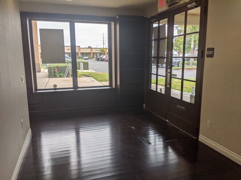 More Photos Of 18384-18450 Brookhurst St, Fountain Valley Unknown For Lease