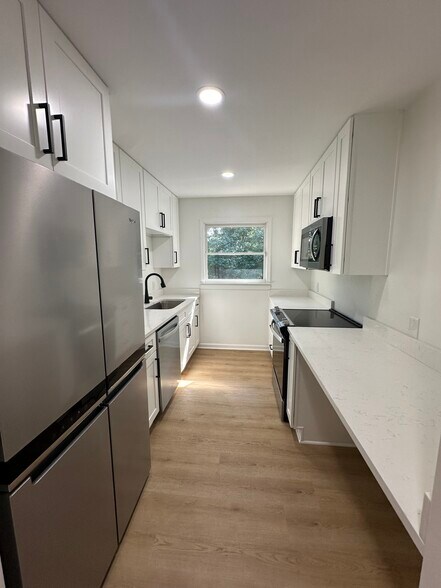 More Photos Of 3717 Chamblee Dunwoody Rd, Atlanta Medical For Lease