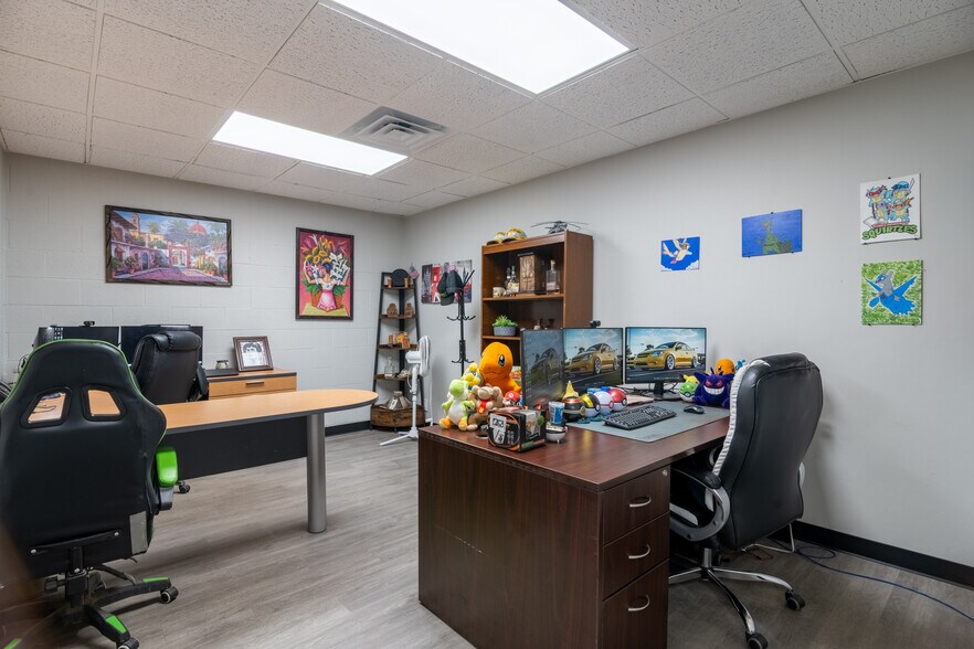 More Photos Of 2118 F St, Bakersfield Office For Lease